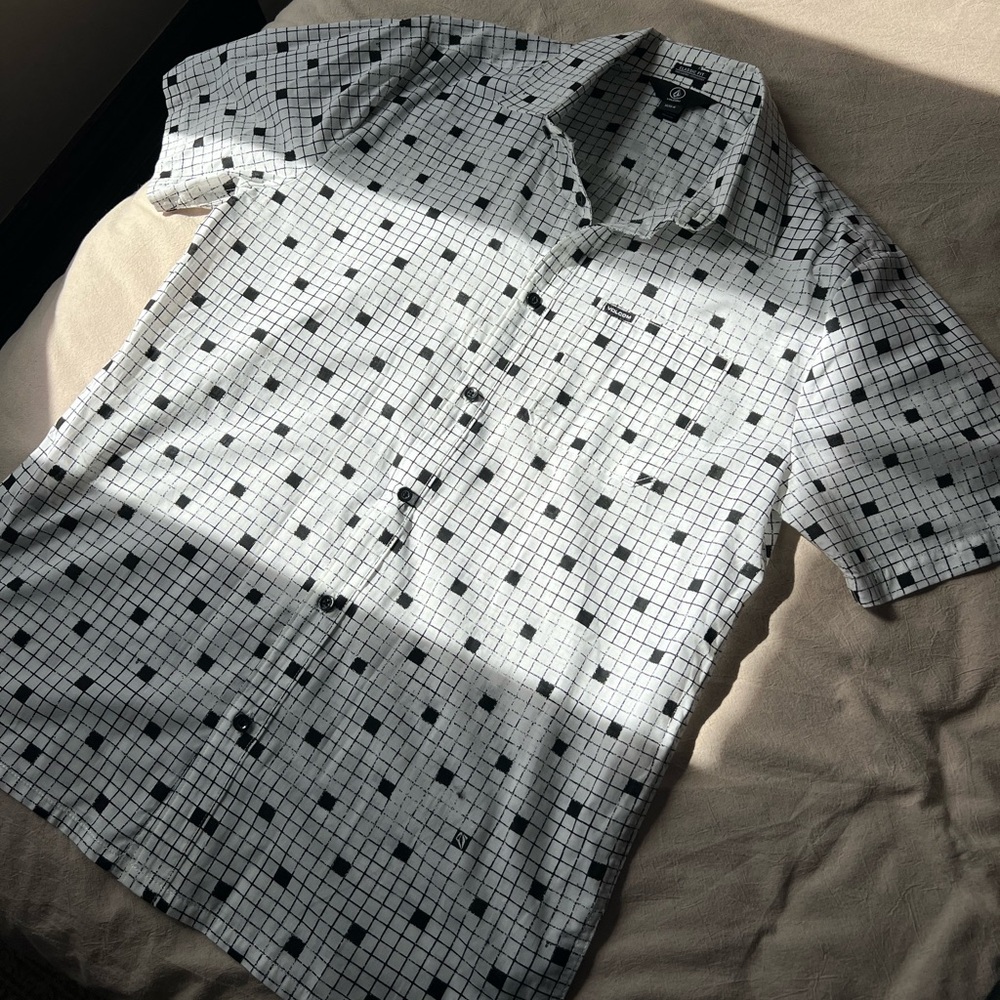 Volcom Black and White Grid Pattern Shirt